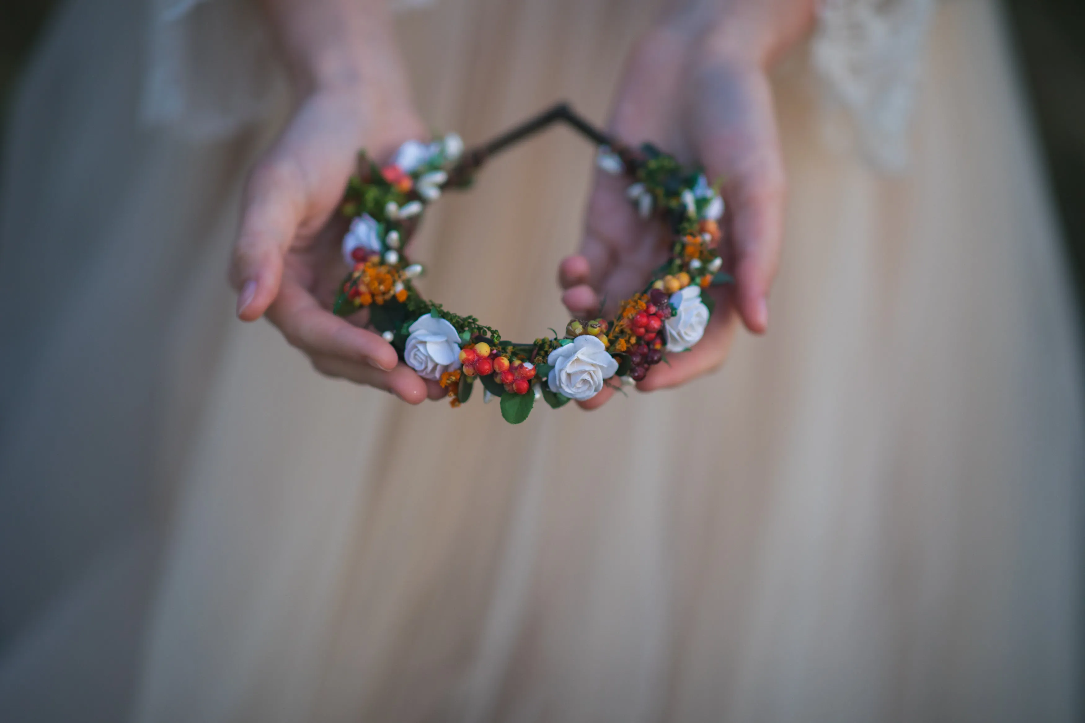 Autumn bridal headband with white roses