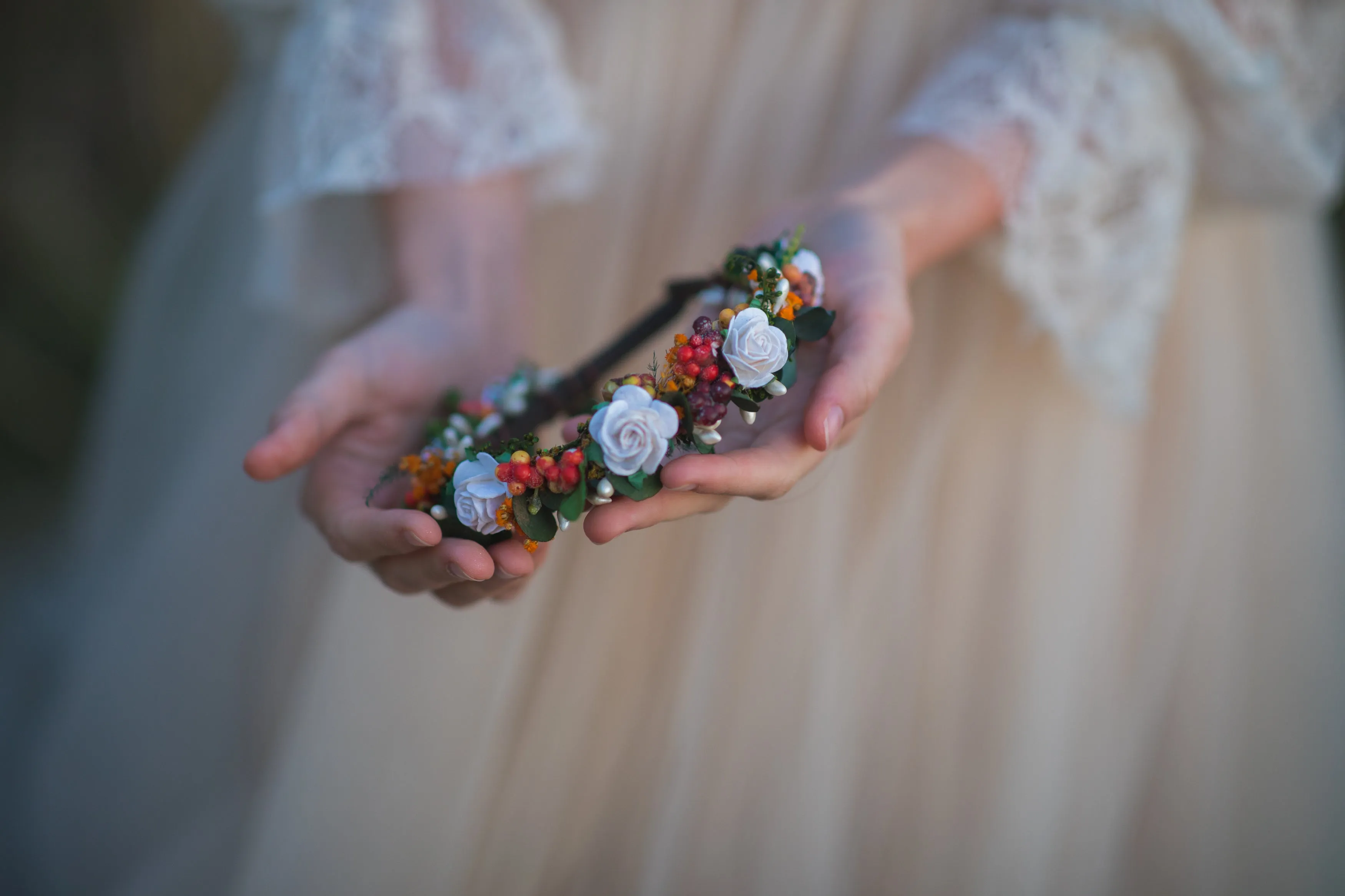 Autumn bridal headband with white roses