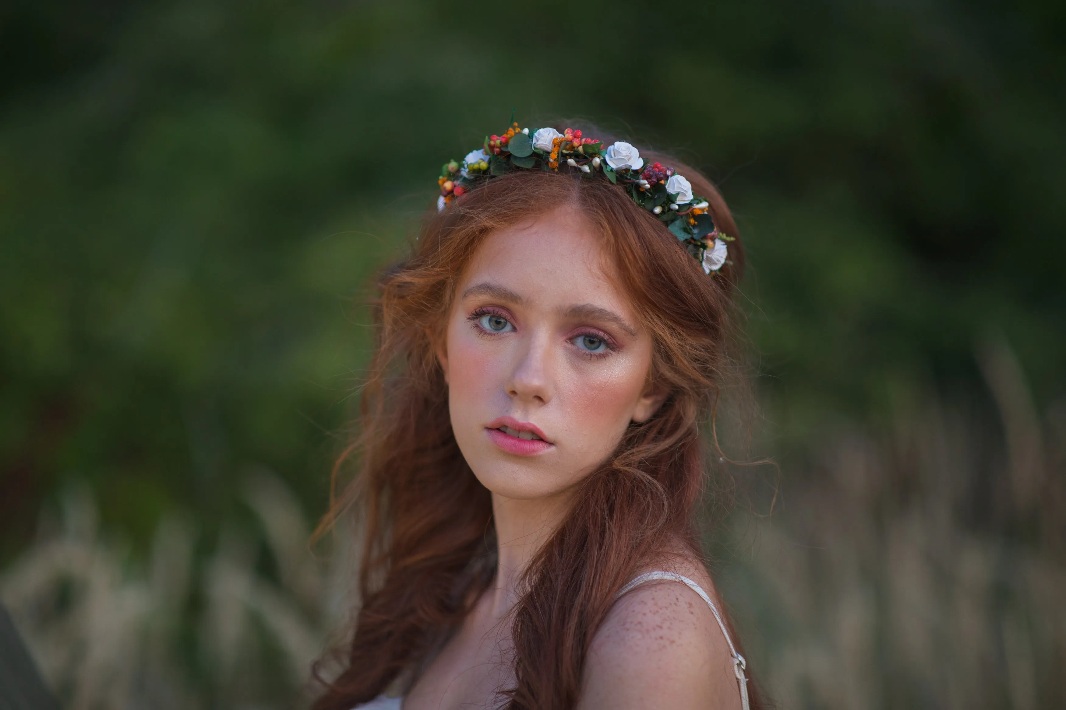 Autumn bridal headband with white roses