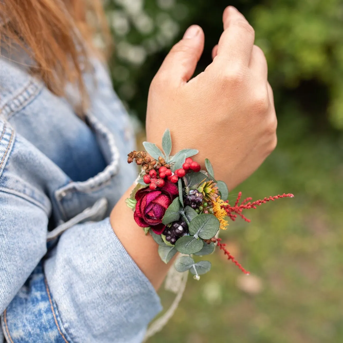 Autumn flower bracelet Natural red bracelet on lace Fall wedding bracelet Magaela Berries Green Accessories for bridesmaid Handmade