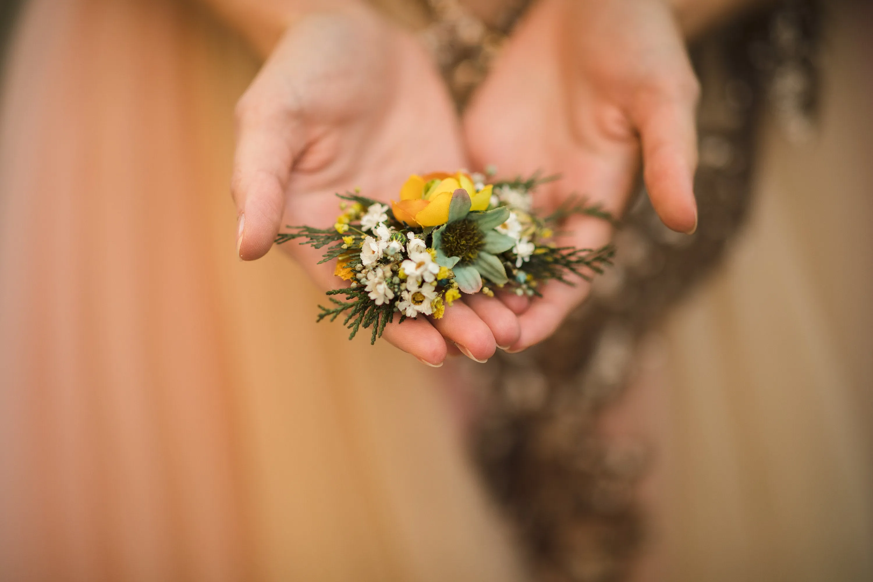 Autumn flower hair clip Wedding hair clip in earthy colours Bridal hair clip Hair accessories for bride Autumn wedding hair piece Magaela