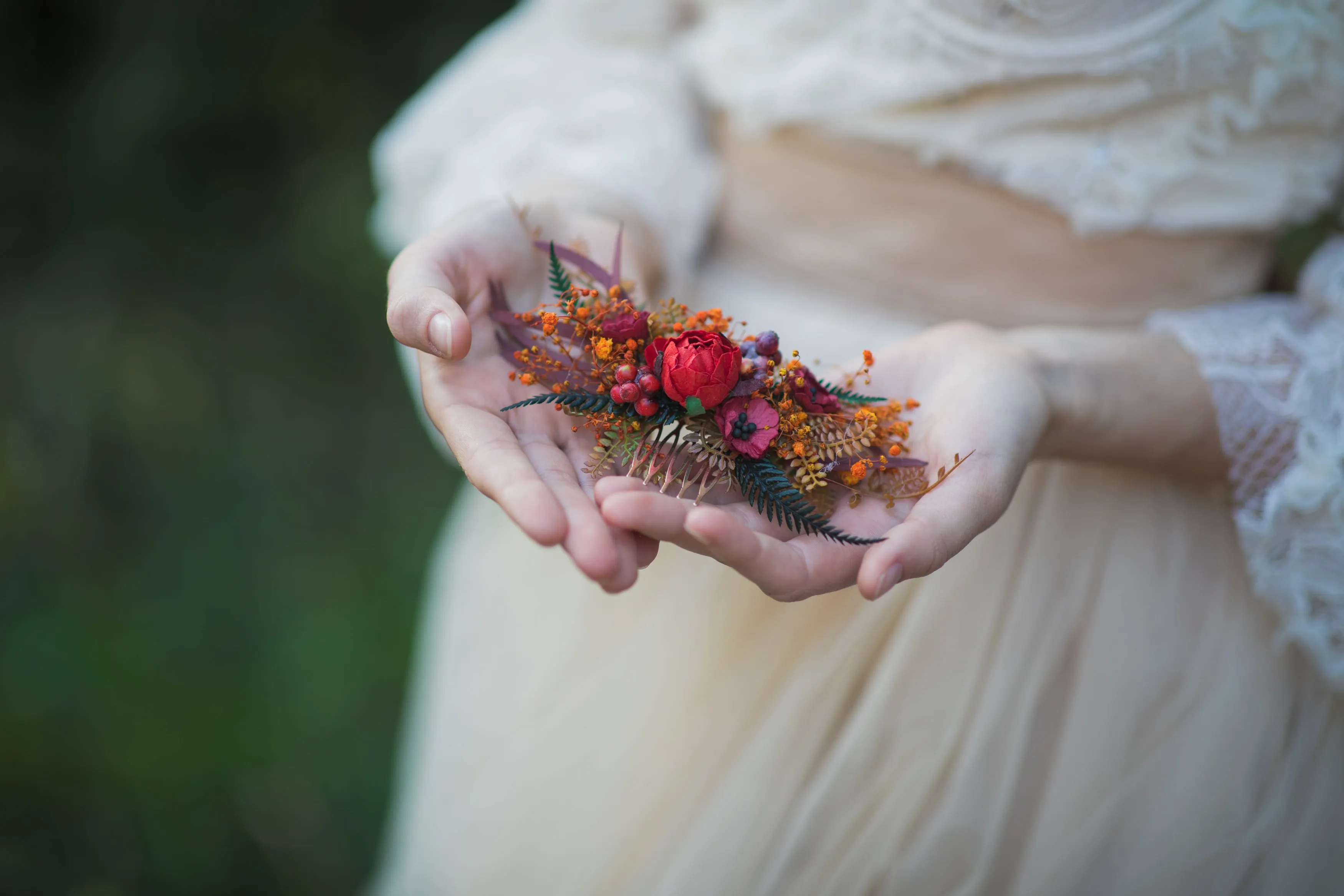 Autumn flower hair comb Fall wedding comb Flower hair jewellery Bridal hair accessories Handmade custom accessories October wedding Magaela