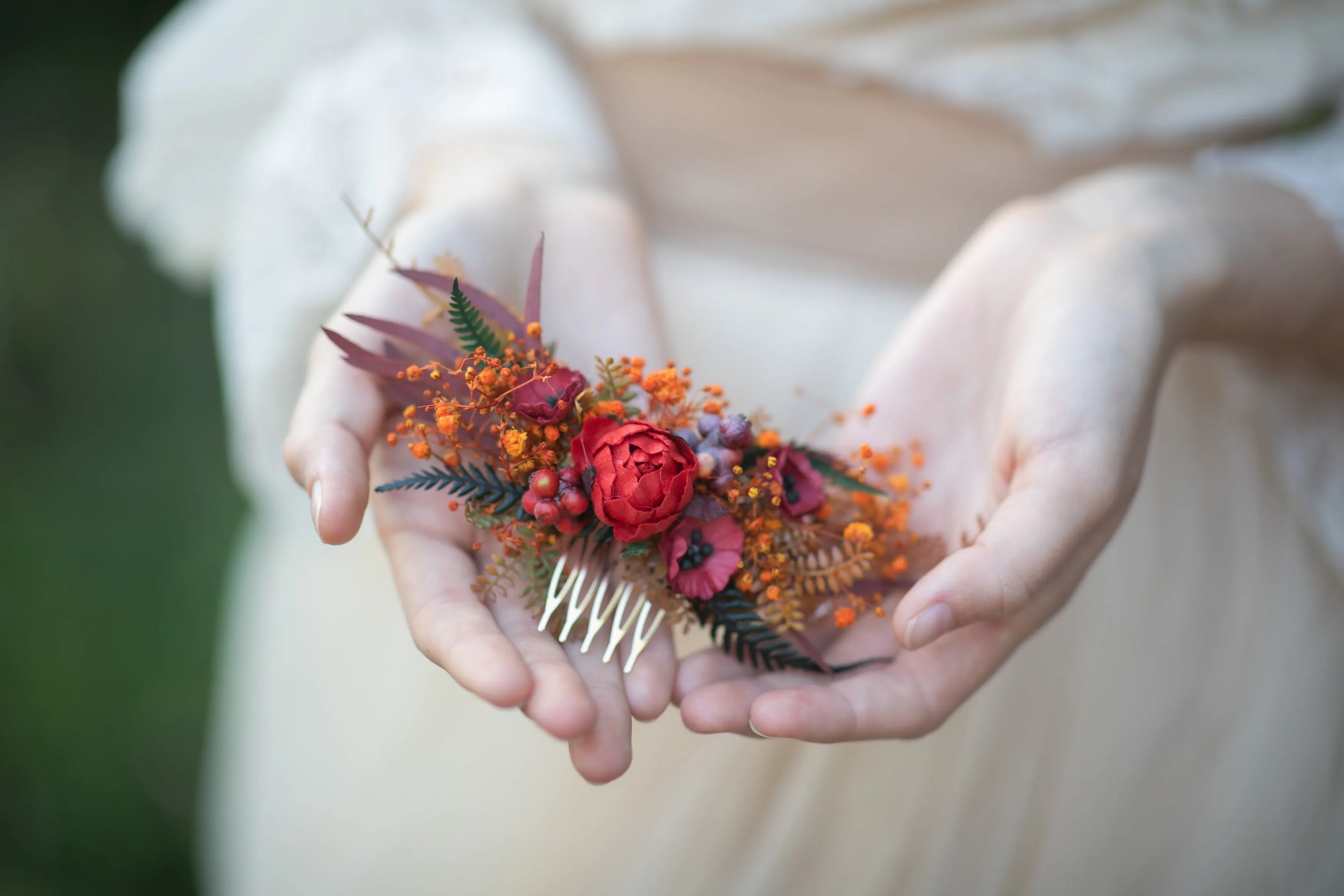 Autumn flower hair comb Fall wedding comb Flower hair jewellery Bridal hair accessories Handmade custom accessories October wedding Magaela