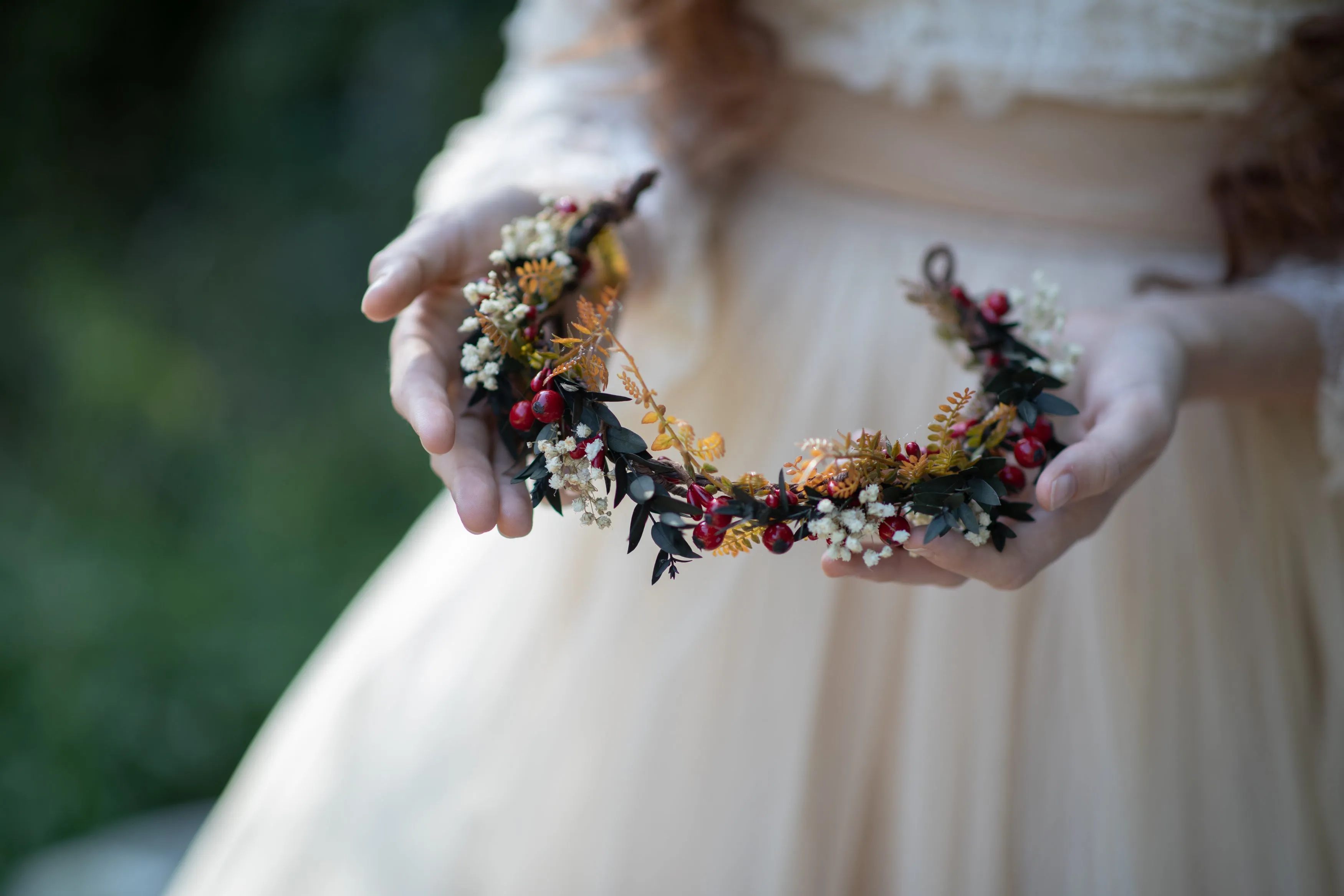 Autumn flower half wreath with rose hips Wedding headpiece Bridal flower half crown Magaela Fall bride Baby's breath Natural Greenery crown