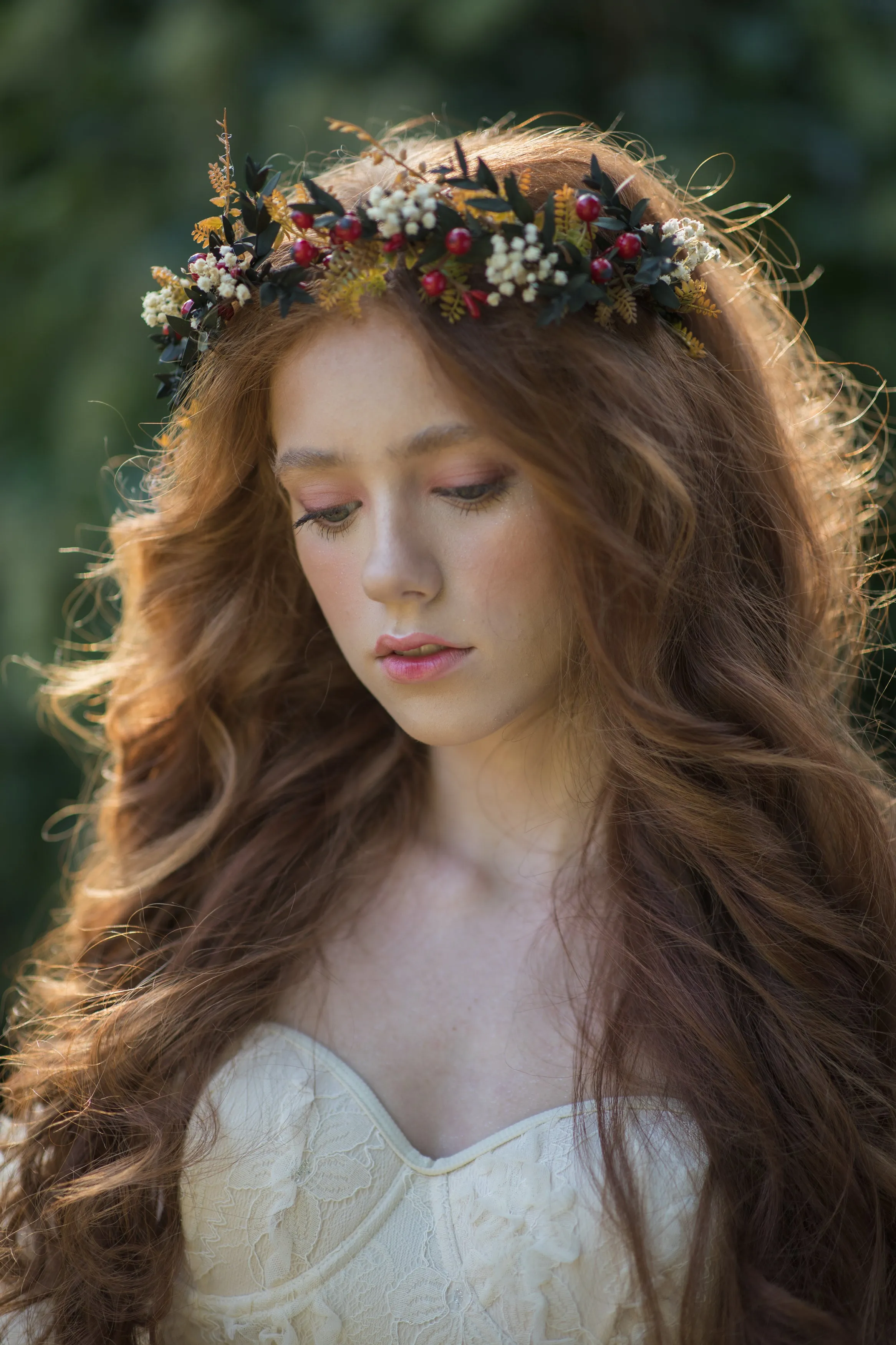 Autumn flower half wreath with rose hips Wedding headpiece Bridal flower half crown Magaela Fall bride Baby's breath Natural Greenery crown