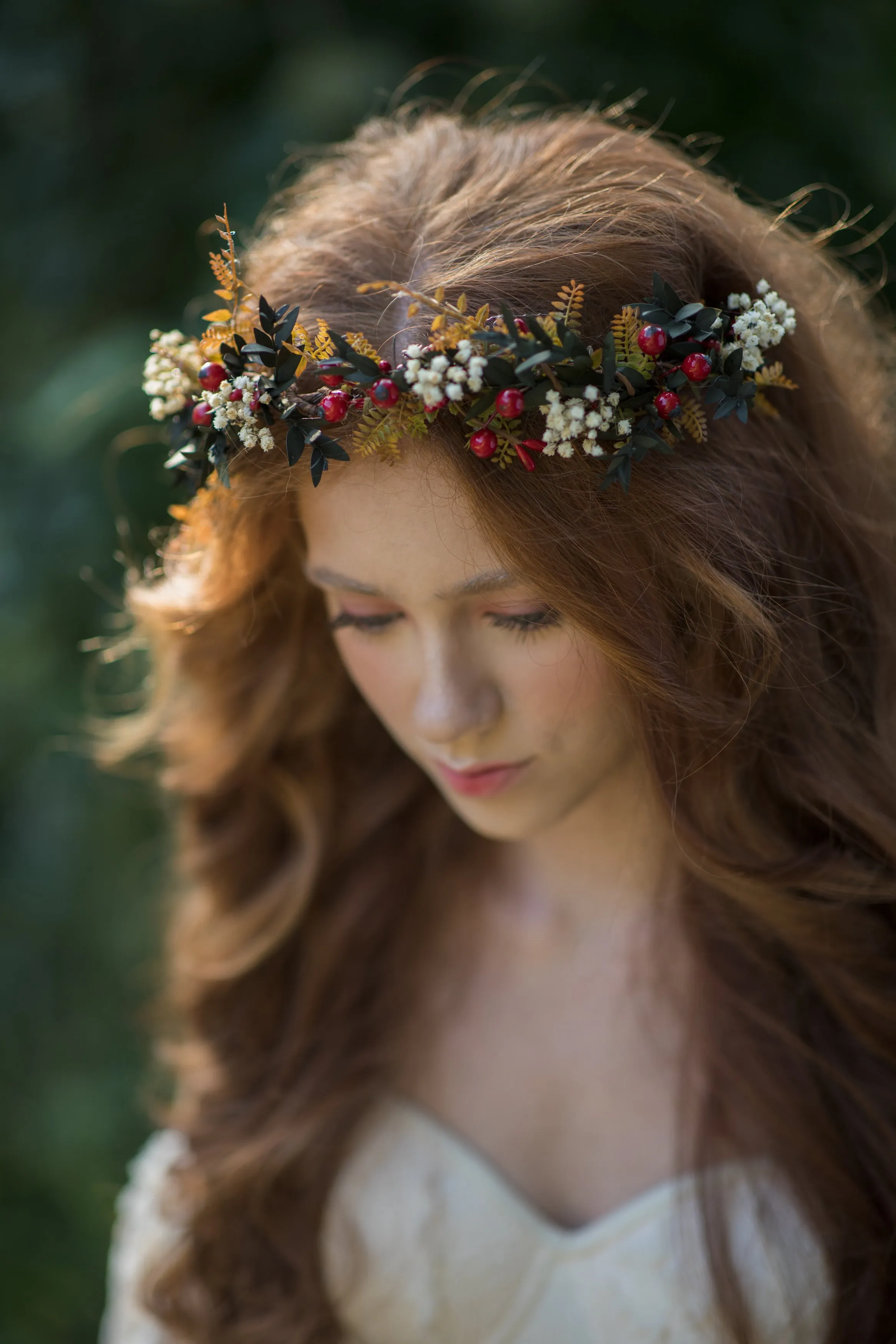 Autumn flower half wreath with rose hips Wedding headpiece Bridal flower half crown Magaela Fall bride Baby's breath Natural Greenery crown