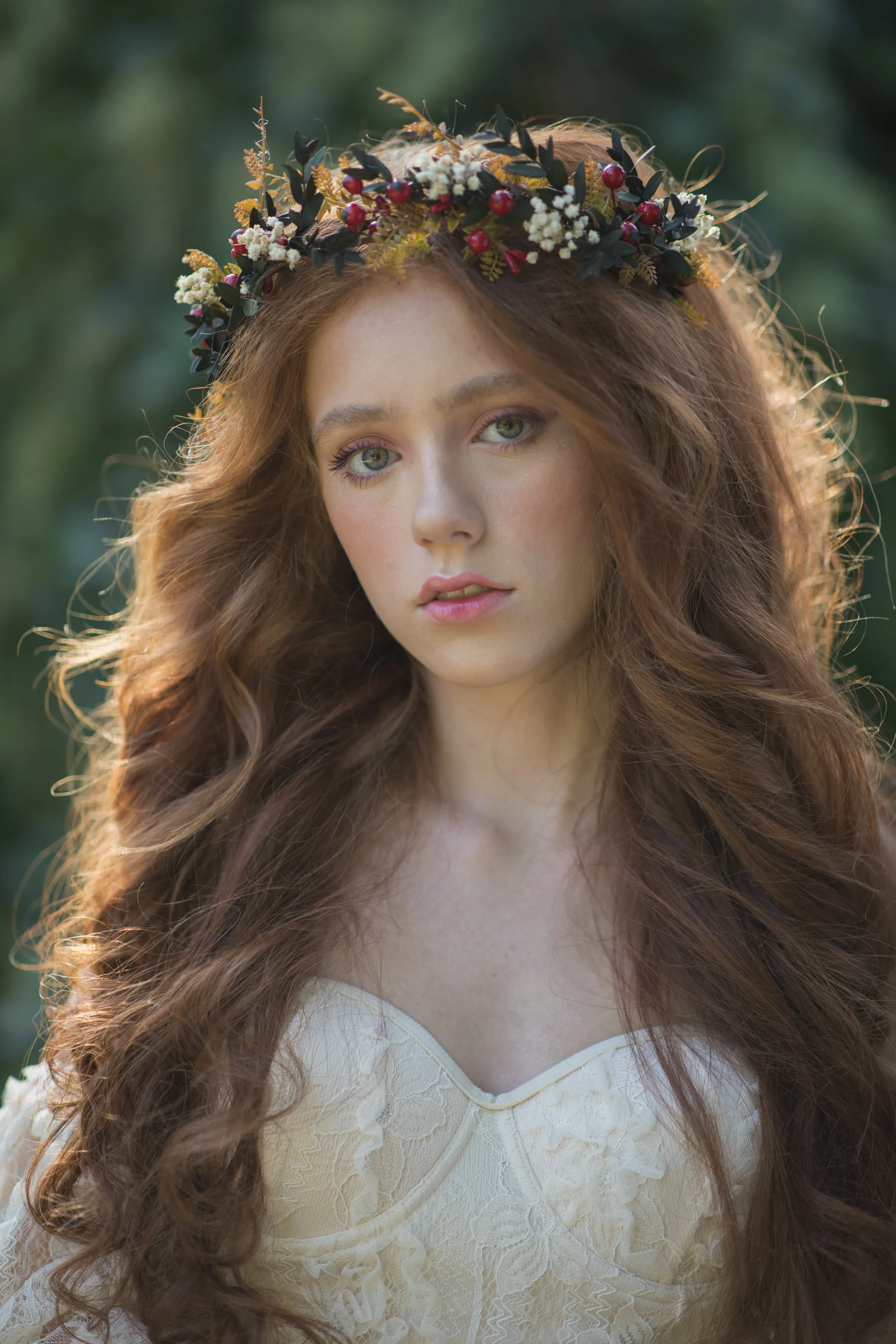 Autumn flower half wreath with rose hips Wedding headpiece Bridal flower half crown Magaela Fall bride Baby's breath Natural Greenery crown