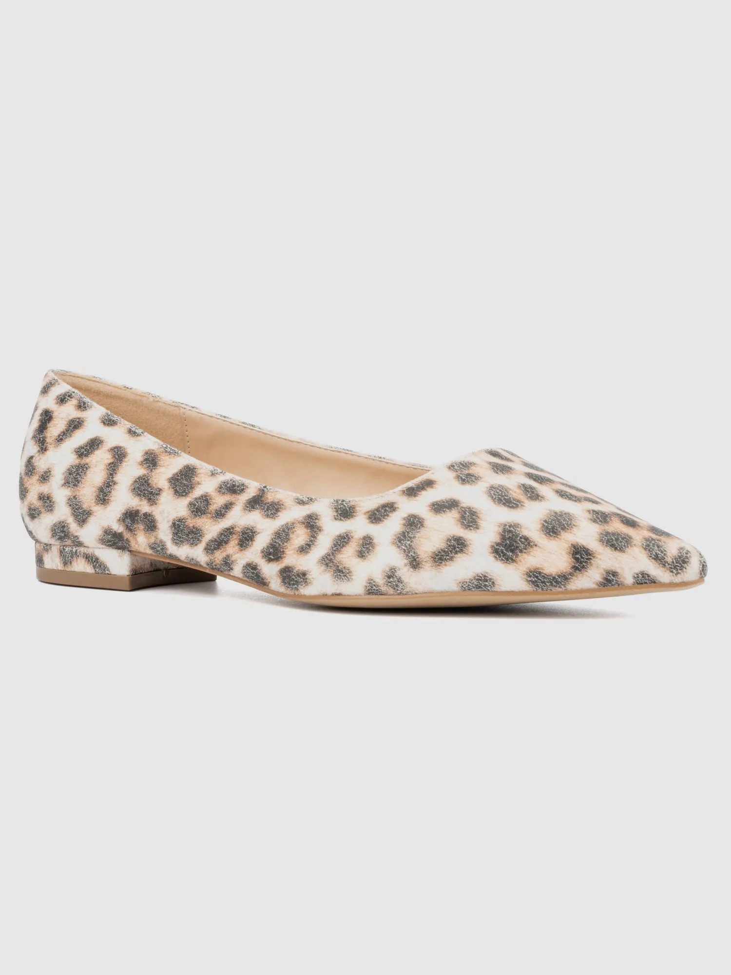 Bailey Wide Width Pointed Flats