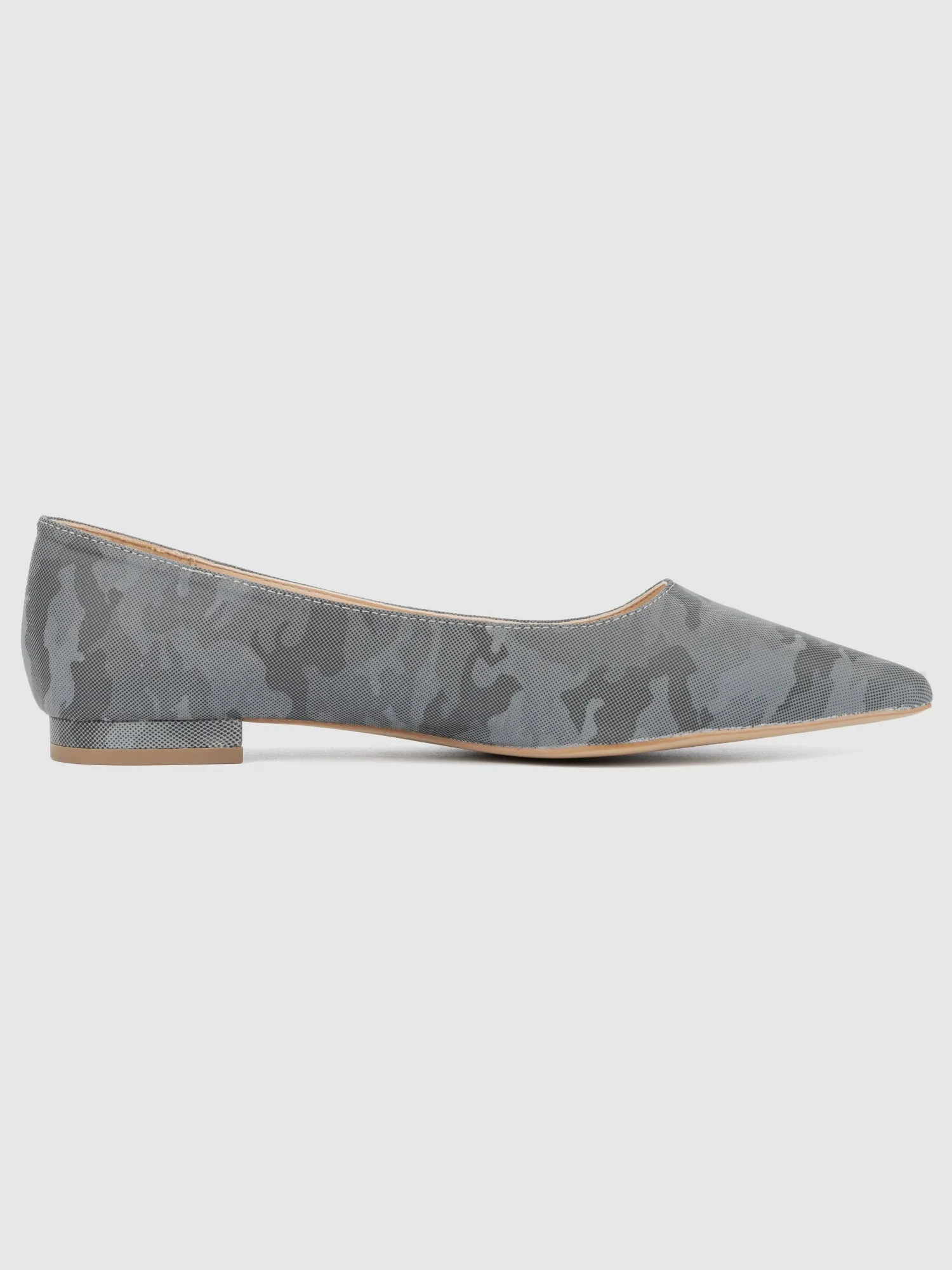 Bailey Wide Width Pointed Flats