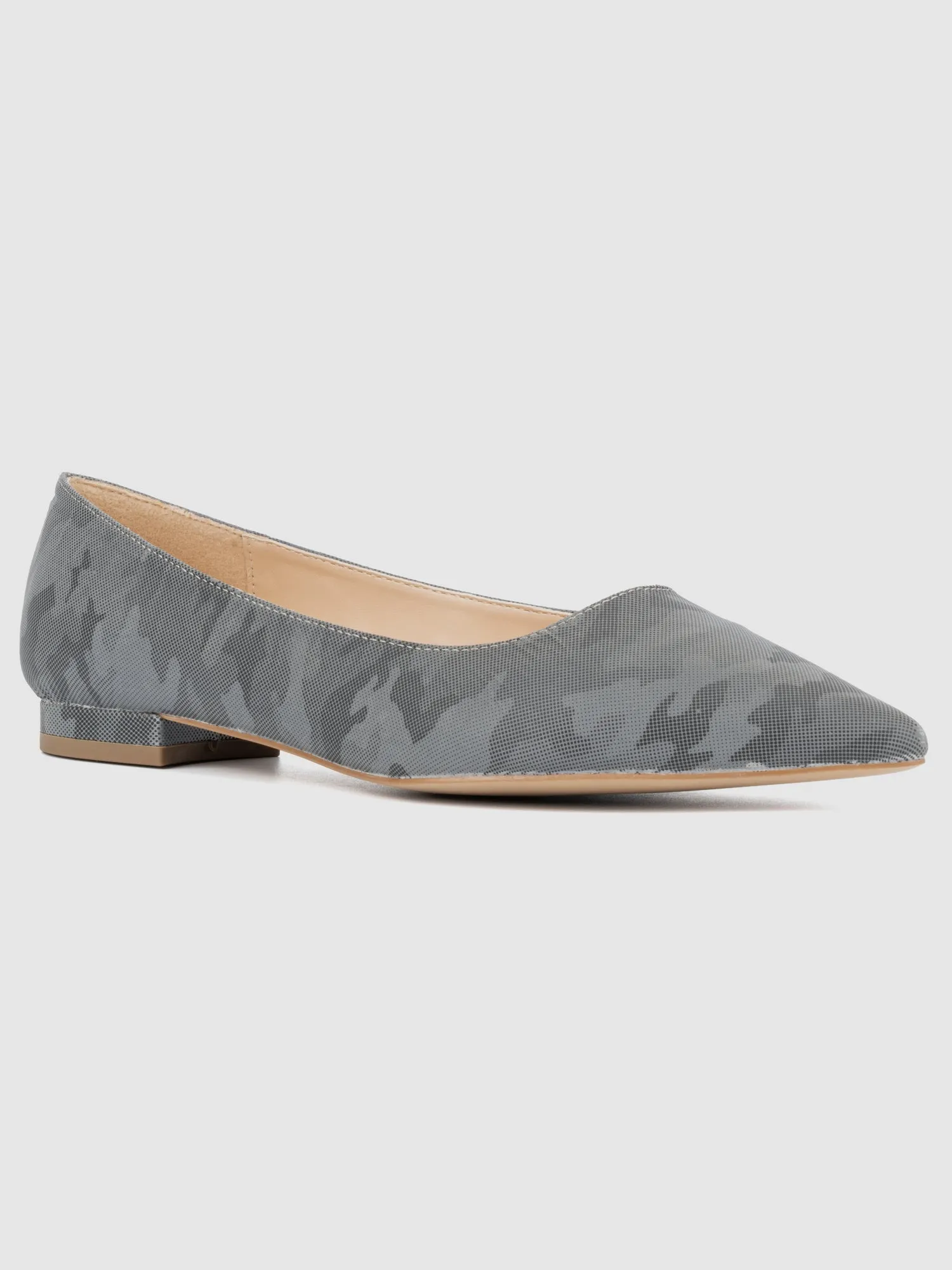 Bailey Wide Width Pointed Flats