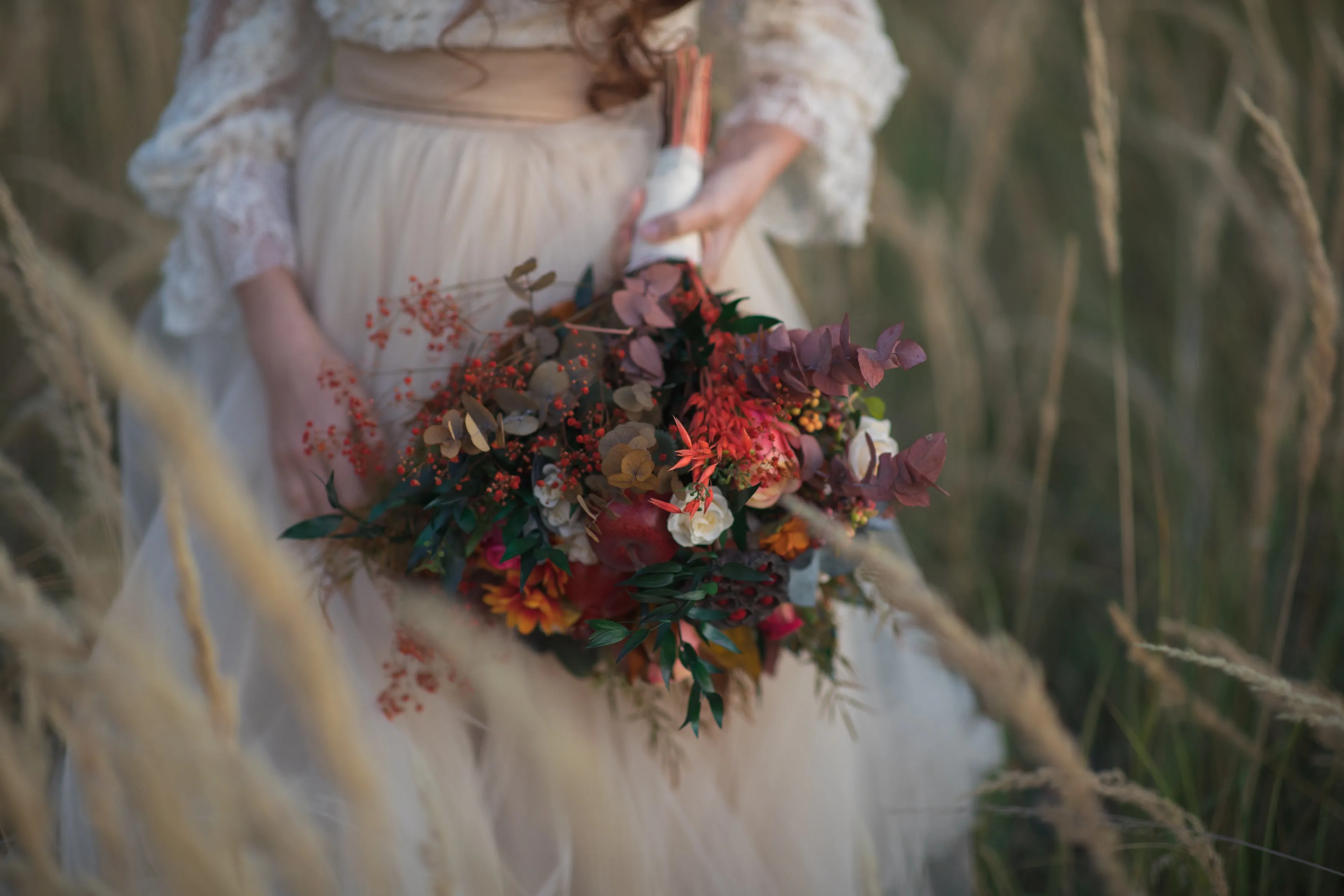 Big fall bridal bouquet Autumn bouquet Boho bride Wedding accessories Bouquet with apples Burgundy bouquet Customisable Unique bouquet