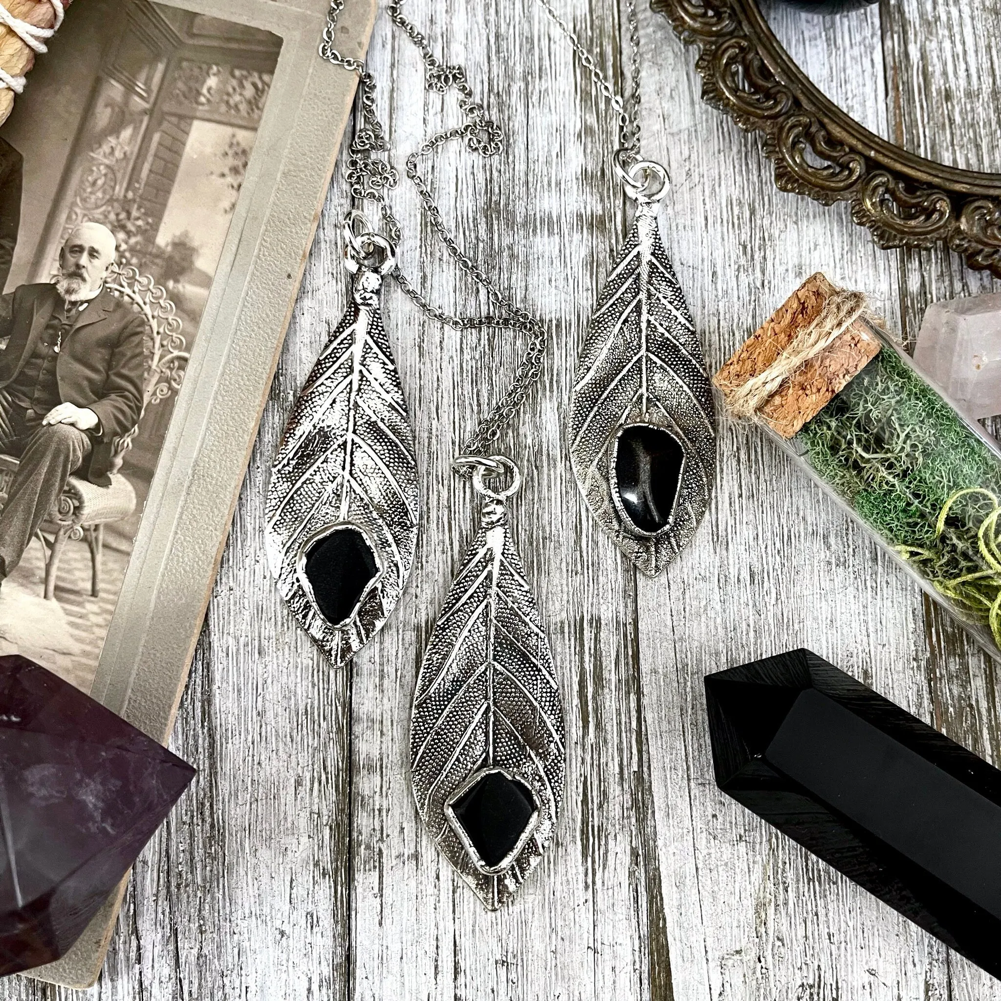 Black Onyx Leaf Necklace in Silver / Natural Wood & Stone Necklace Pendant