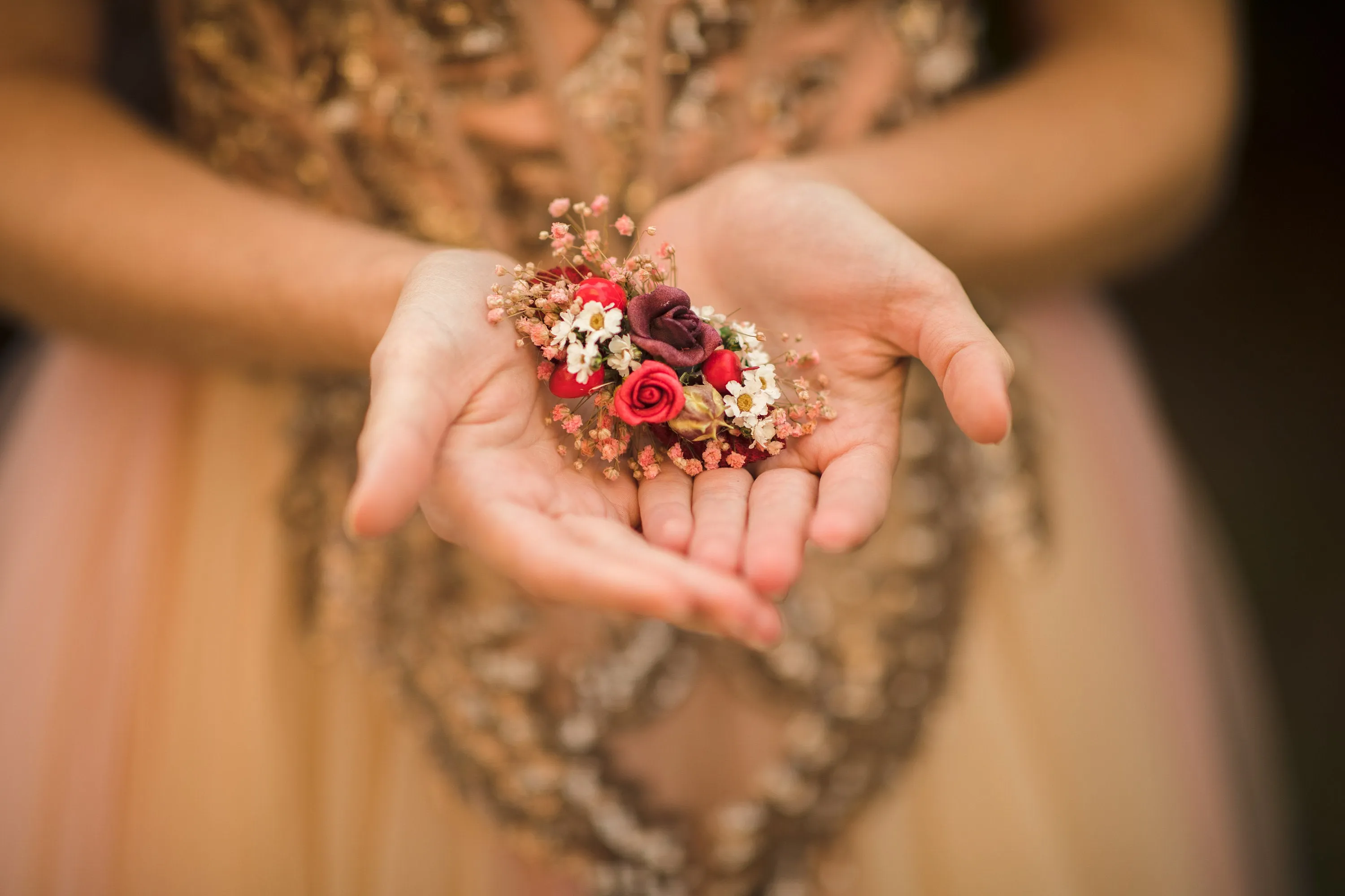 Bridal autumn flower hair clip Wedding hair clip in red colours Magaela Hair accessories for bride Autumn wedding hair piece 2021