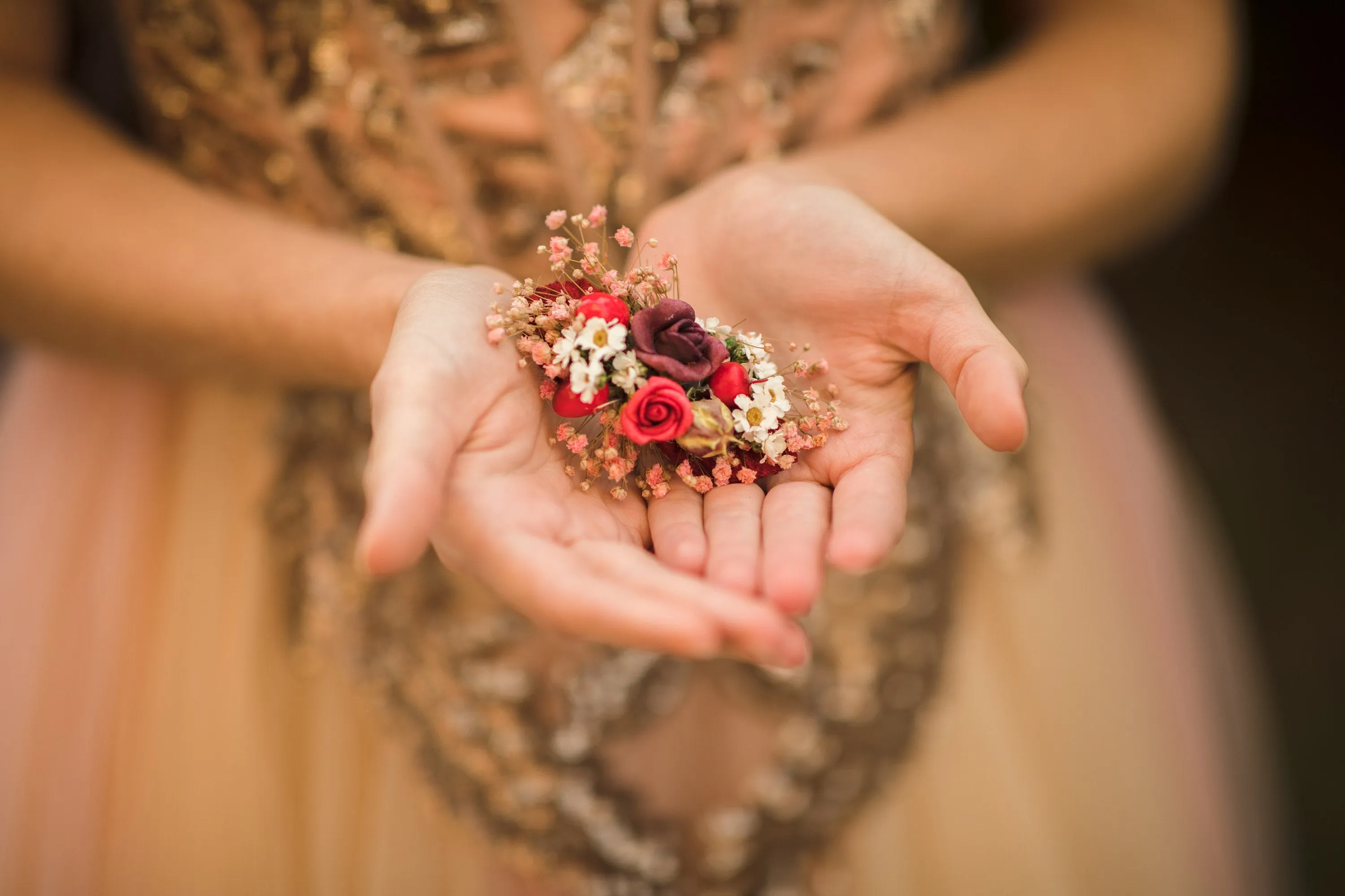 Bridal autumn flower hair clip Wedding hair clip in red colours Magaela Hair accessories for bride Autumn wedding hair piece 2021