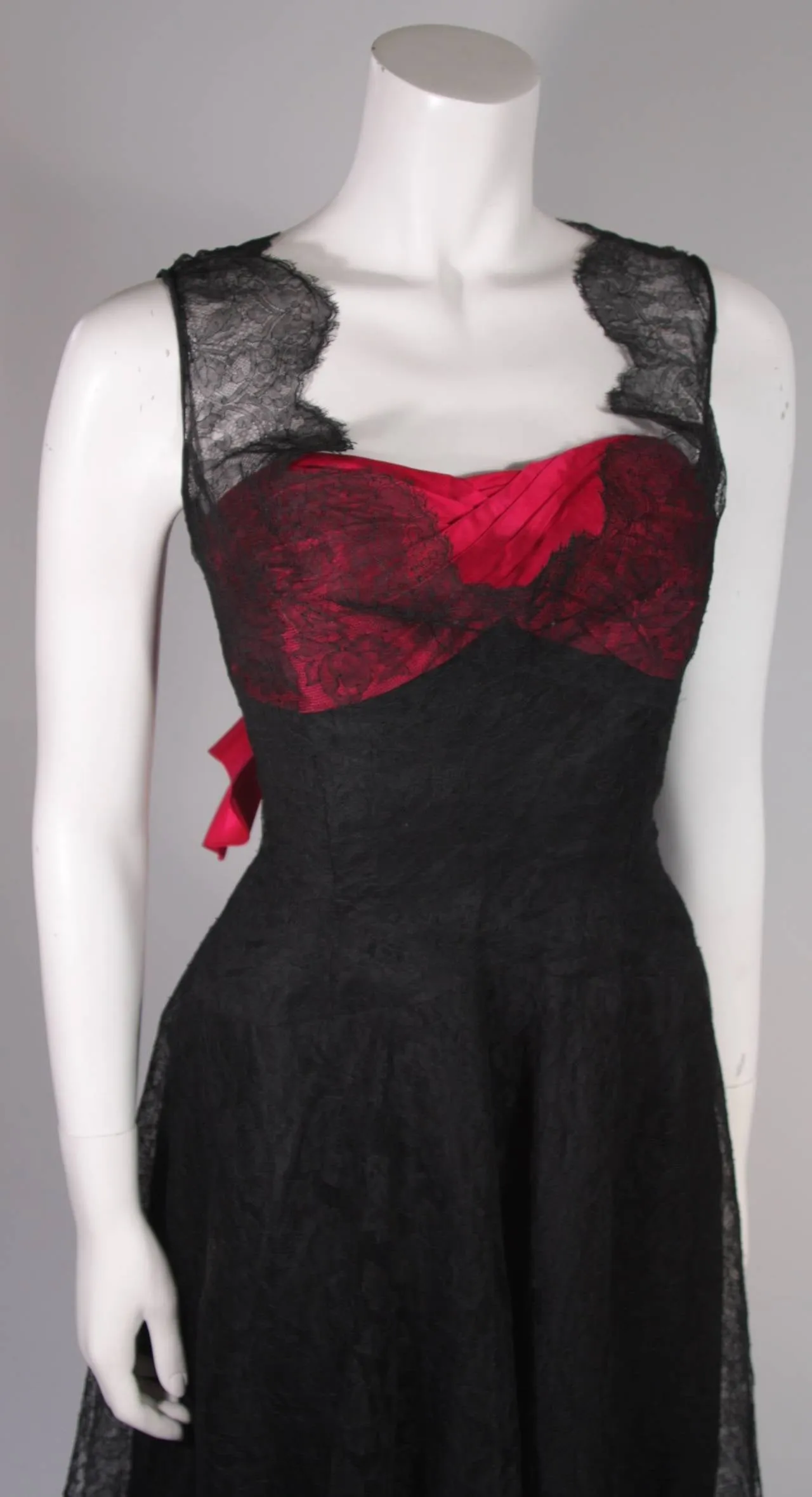 CEIL CHAPMAN Black Lace Cocktail Dress with Large Bow