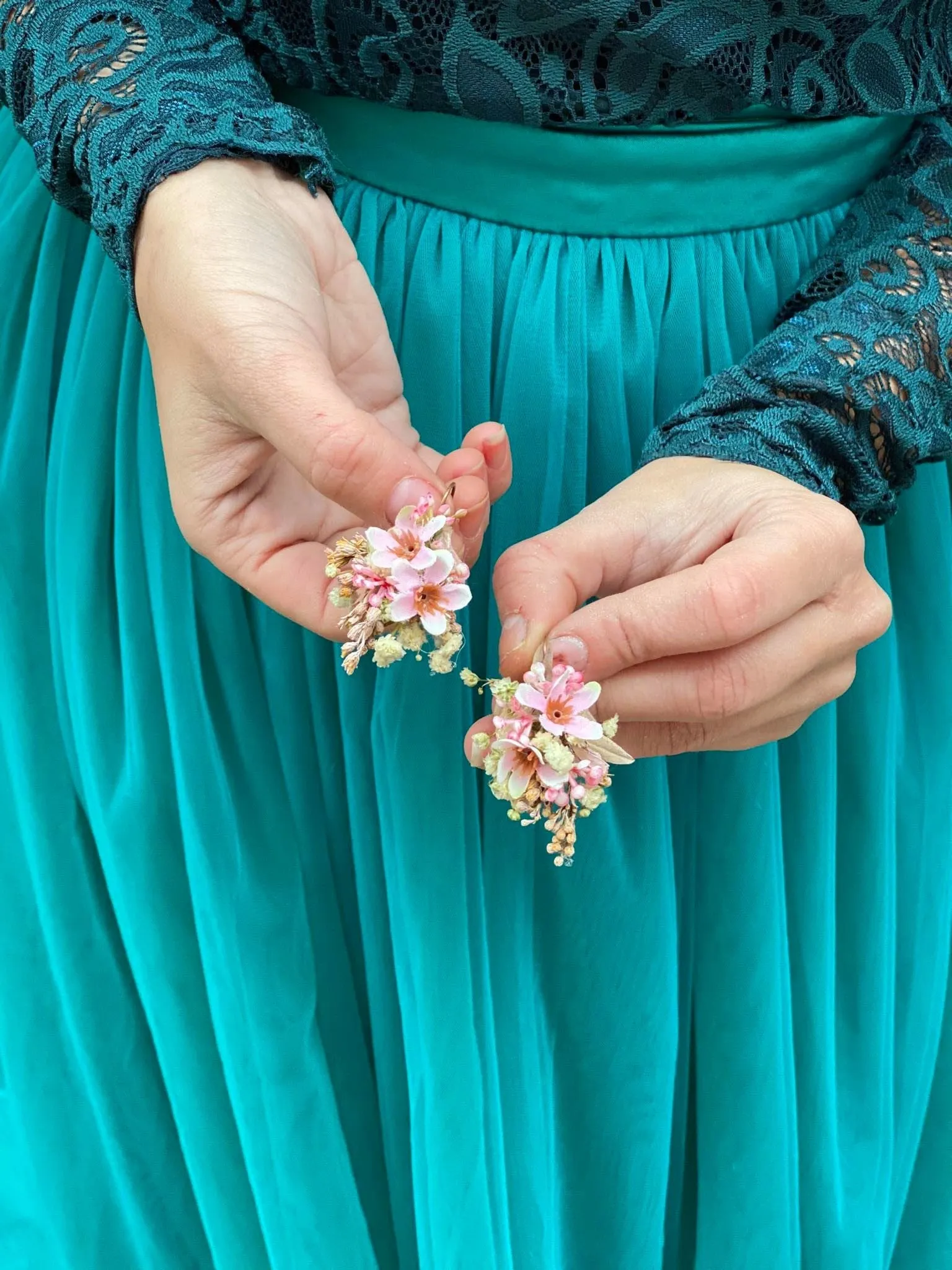 Flower earrings Magaela wedding earrings Bridal jewelry Flower jewellery Stud earrings Lever back earrings Romantic earrings Lavender Autumn