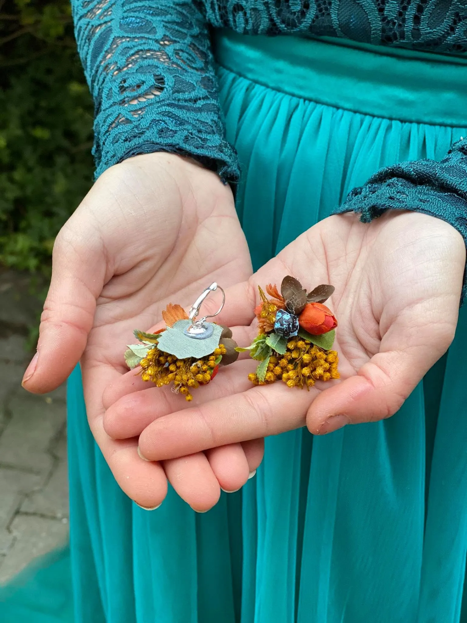 Flower earrings Magaela wedding earrings Bridal jewelry Flower jewellery Stud earrings Lever back earrings Romantic earrings Lavender Autumn